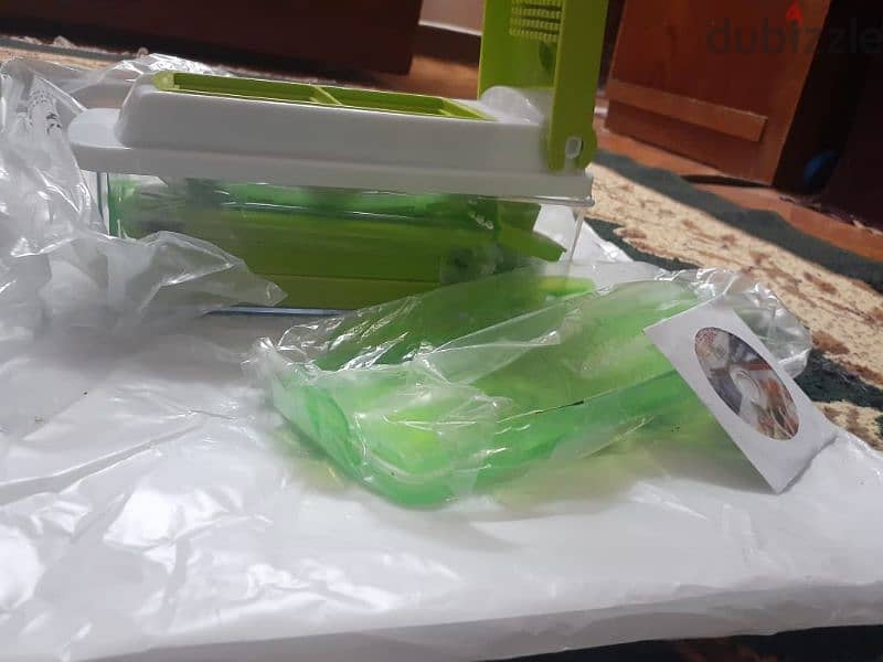 قطاعه خضروات و فاكهه و لحوم مصنعه Nicer Dicer Plus الاصليه 11×1 1