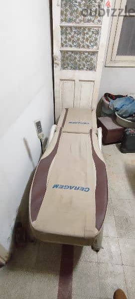 سرير مساچ طبي لعلاج الآم الظهر