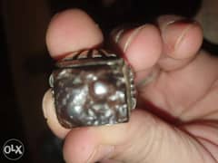 خاتم بحجر النيزك المغربي المعروف 0