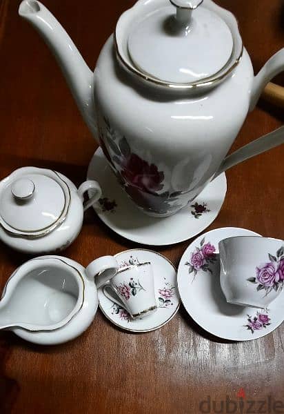 طقم شاي صيني قديم انتيك مكون من ٤٥قطعة 3
