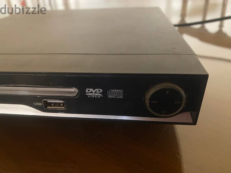 Xiron DVD player مشغل دي في دي 3