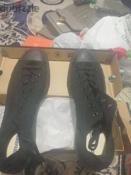 حذاء ماركة كونفيرس قماش أسود و متوفر لون أبيض أيضاً 0