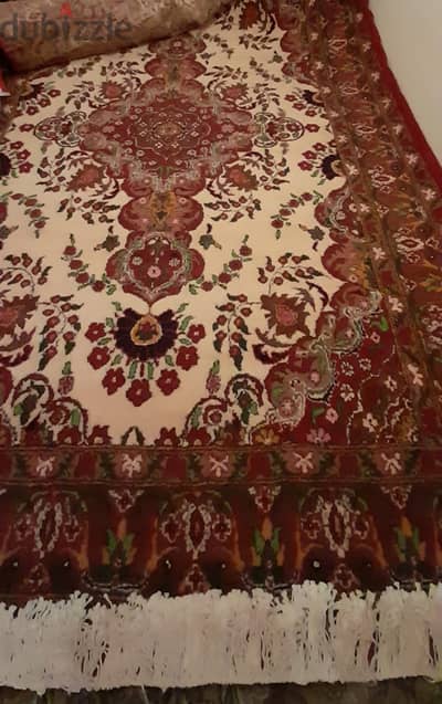 سجاده يدوى صوف مقاس 2 فى 3 متر من يرغب يتصل  بعد العصر من فضلكم