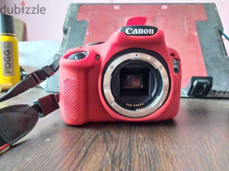 camera canon 2000 D 4