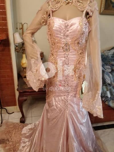 فستان خطوبه وأرد  دبي جديد لم يستعمل