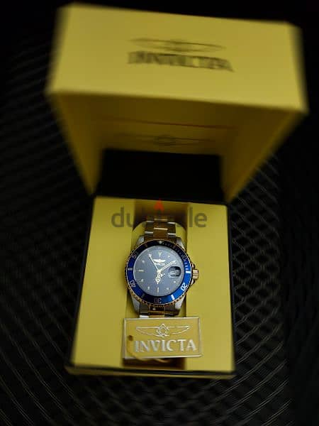 Luxurious  Invicta watch Gold & Silver 1