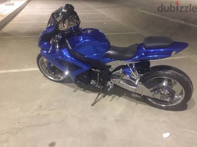 سوزوكي جيكسر 600  Suzuki GSRX-600 2007 السعر لسرعة البيع لدواعي السفر