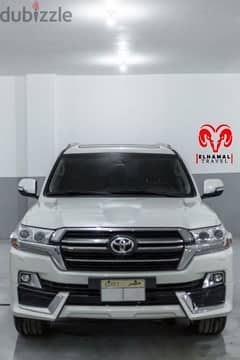 Land Cruiser for rent without a driver, model 2022