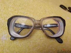 نظارة شنبر عاج قديمه جدا ماركة aipak 0