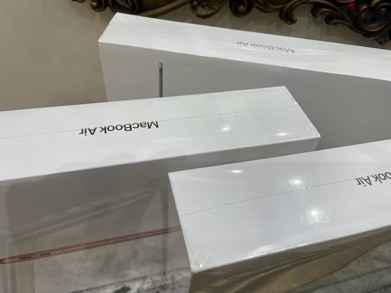 MacBook Air M1 256gb 8gb Ram sealed 3