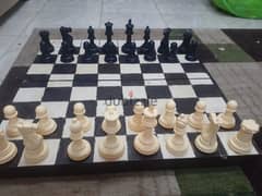 للبيع او للبدل شطرنج جديد
