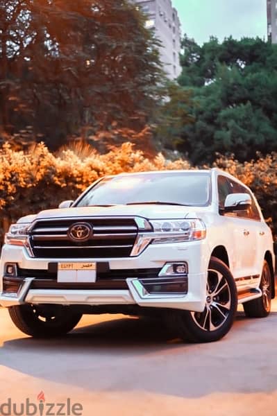 2021/2022 Toyota land cruiser for rent - لاند كروزر للإيجار