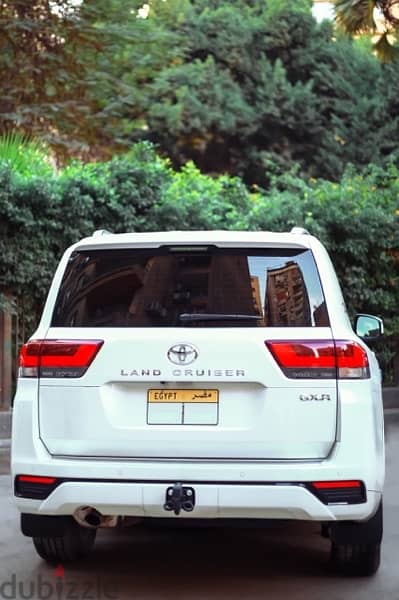 2021/2022 Toyota land cruiser for rent - لاند كروزر للإيجار 4