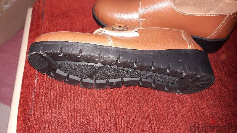 حذاء جلد طبيعي من التاج مقاس ٤٢ 1