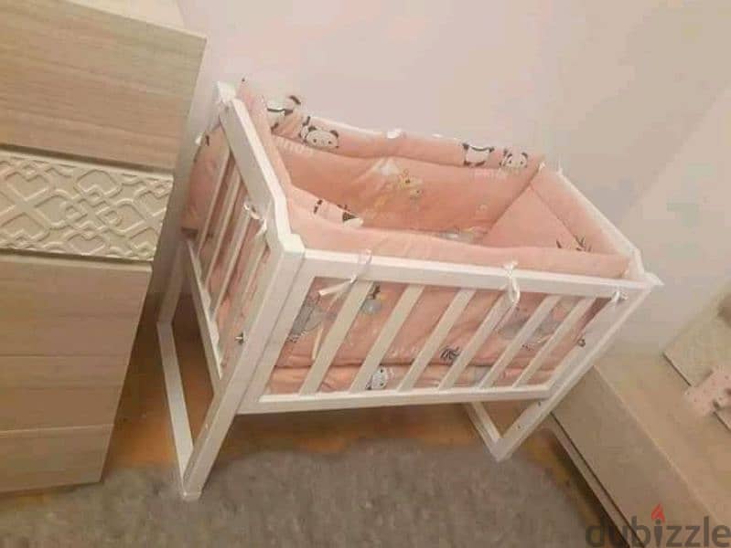 سرير اطفال ثابت و هزاز 4