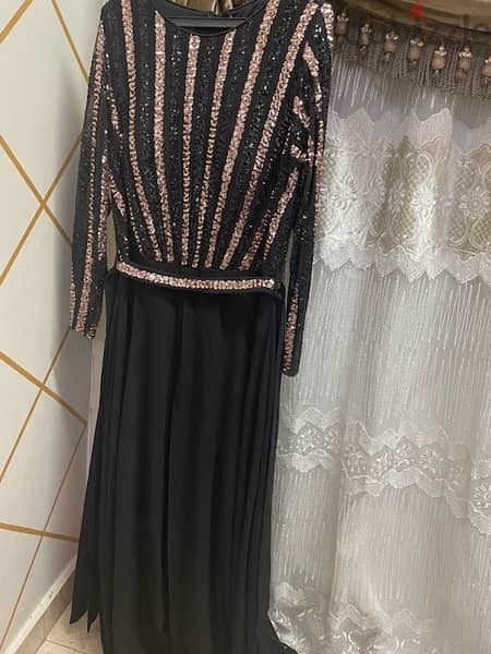 فستان سواريه بحاله الجديد ،  استخدام مره واحده فقط 1