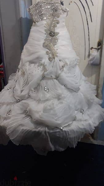 Stylish wedding dress 3