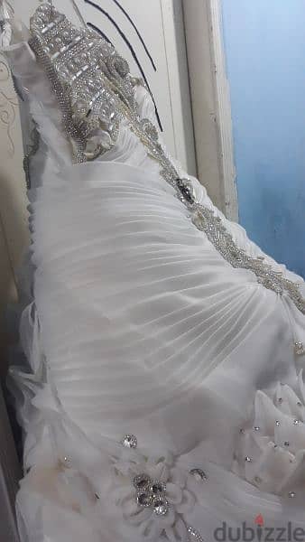 Stylish wedding dress 4