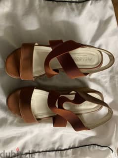 Sandal Camal size 41
