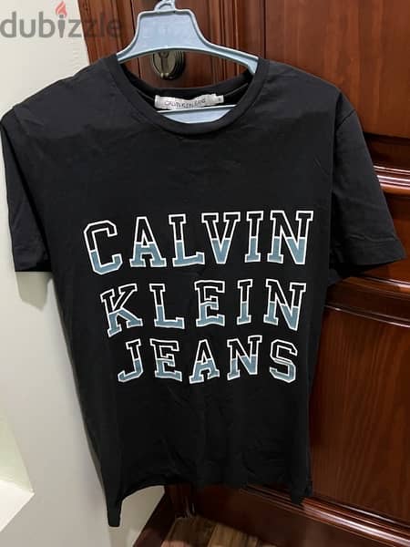 Calvin Klein original Tshirt size : small 0