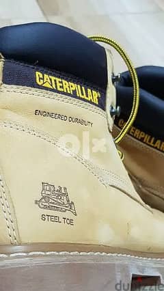 Almost new Caterpillar STEEL TOE Safety shoes.