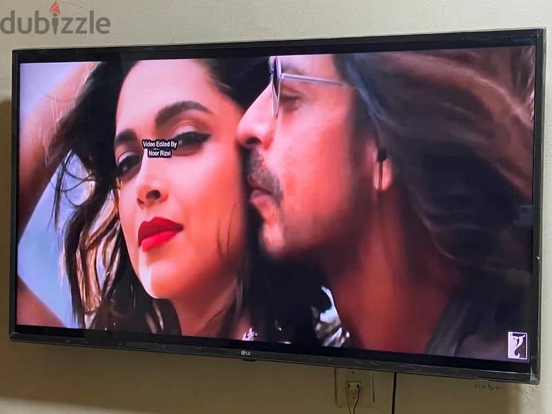 بحاله الزيروو ل جى49اسمارت رسيفر داخلى4k-UHD-IPS بلكارتونه بملحقاتها 5