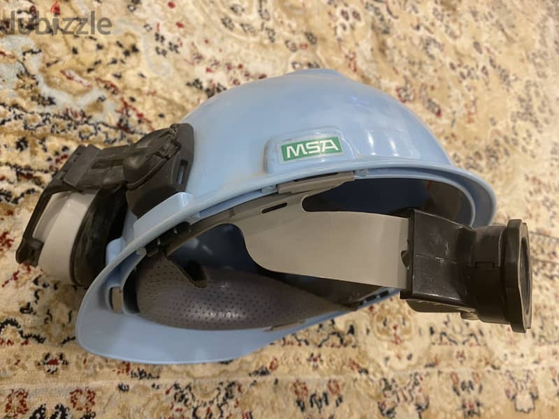 MSA Helmet &Earmuffs خوذة أمان وواقية الأذن 2