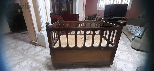 سرير اطفال