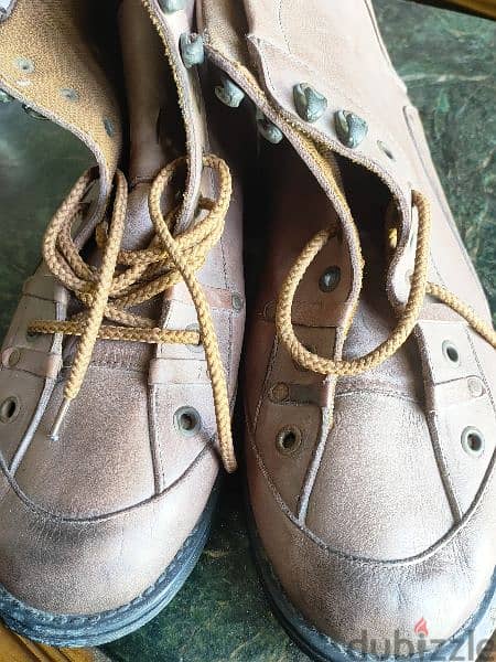 حذاء بوط جلد طبيعي جديد لم يستعمل اطلاقا 1
