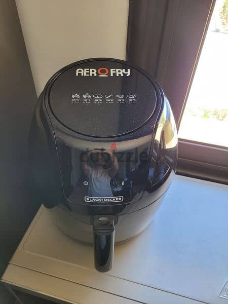 Black and Decker Air fryer/ used less than a month 2