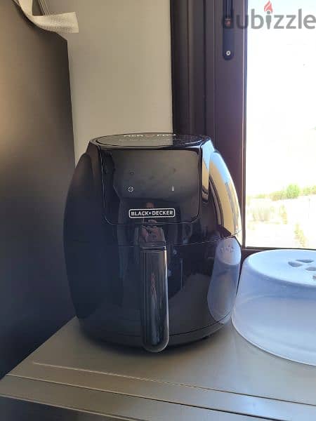 Black and Decker Air fryer/ used less than a month 3