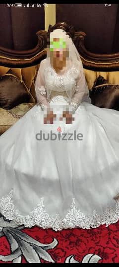 فستان زفاف ابيض