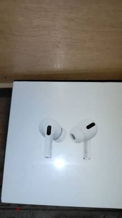 Apple airpods pro 1st generation 0
