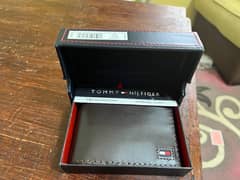 Tommy Hilfiger wallet محافظ تومي وارد امريكا 0