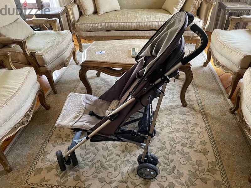3 items Chicco car chair , Pre maman posset and Maclaren baby chair 5