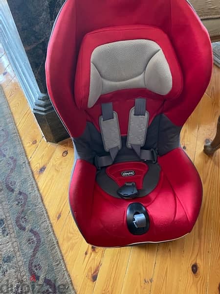 3 items Chicco car chair , Pre maman posset and Maclaren baby chair 17