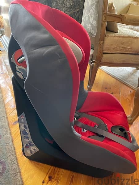 3 items Chicco car chair , Pre maman posset and Maclaren baby chair 18