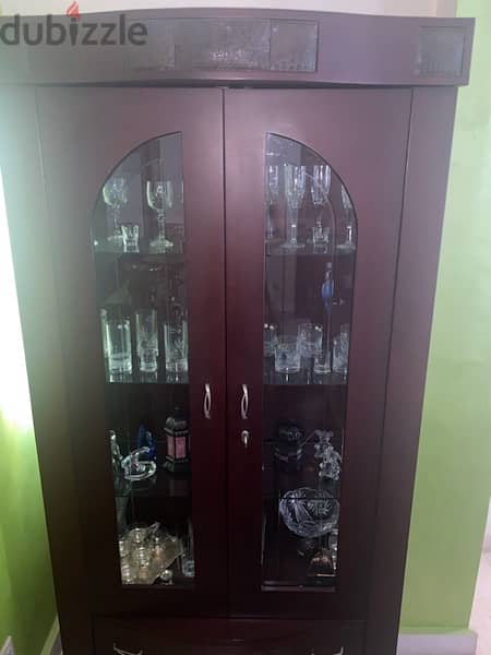 A nearly new complete modern table 2