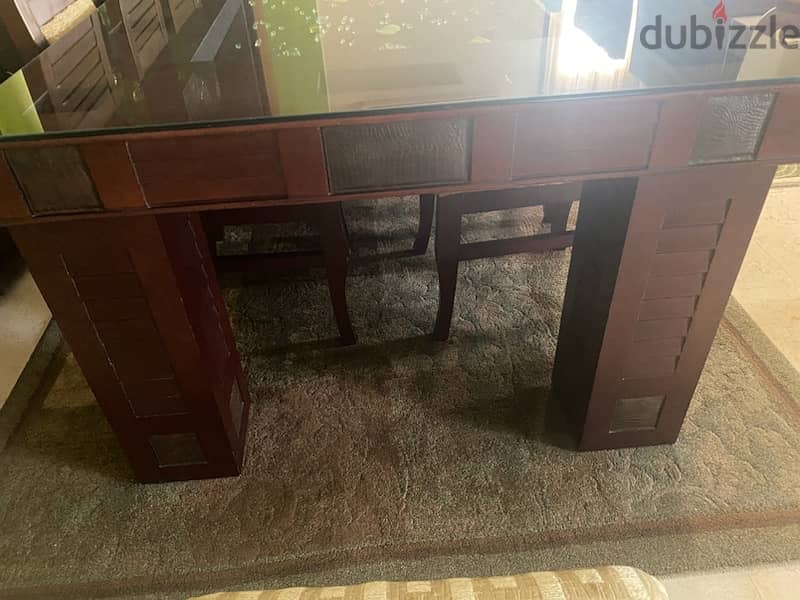 A nearly new complete modern table 6