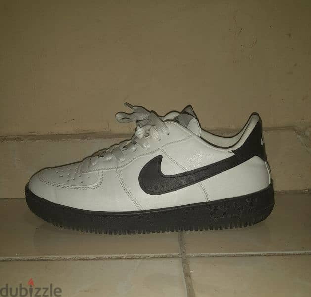 Nike Air Force 1 black and white 0