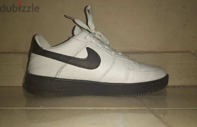 Nike Air Force 1 black and white 1