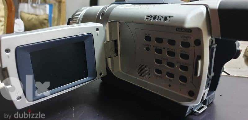 للبيع كاميرا فيديو سوني Sony DCR- TRV740 e 1