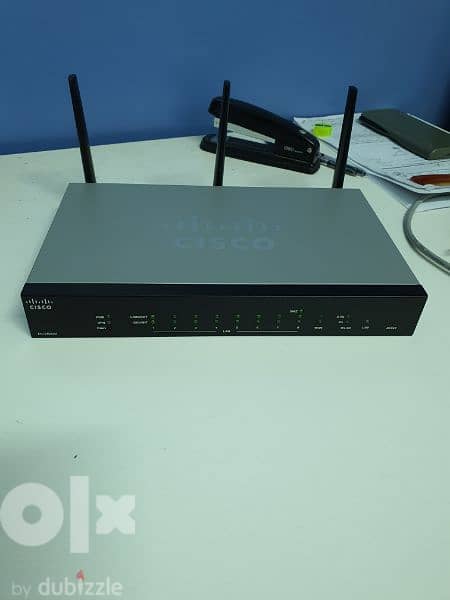 Cisco RV26OW Wireless VPN Router with 8 ports 4