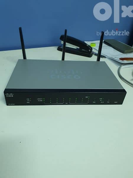 Cisco RV26OW Wireless VPN Router with 8 ports 5