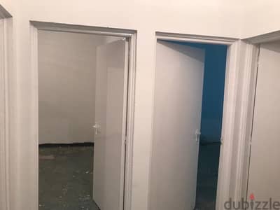 شقه للايجار ارضي مرتفع بحدائق حلوان  تطل علي النيل مباشره من المالك