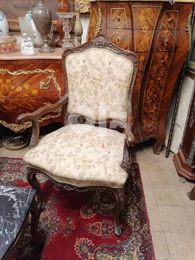 مطلوب شراء صالونات والاثاث المستعمل والنحاسات والنجف والسجاد والبايوت