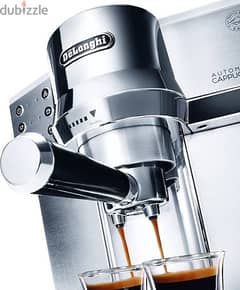 ماكينة تحضير القهوة الاسبريسو و الكابوتشينو ديلونجي