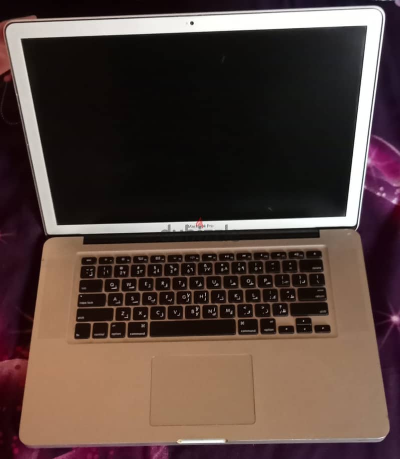 MacBook pro 15inch core i7 mid 2010 1