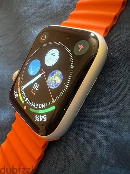 Apple Watch  100% battery  zero scratch  44m series 4 3