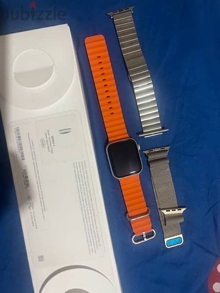 Apple Watch  100% battery  zero scratch  44m series 4 9